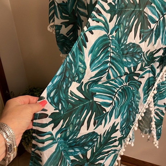 Tropical leaf / Pom Pom beach coverup ONE SIZE loose sleeves open front O/S - Picture 2 of 10